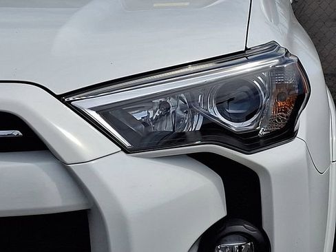 Used 2024 Toyota 4Runner SR5 Premium w/ Moonroof Package image 4