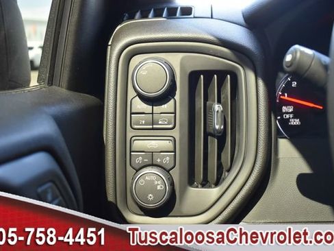 Used 2025 Chevrolet Silverado 1500 Custom image 34