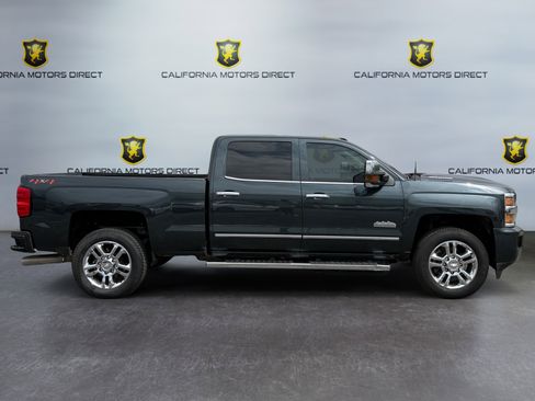 Used 2018 Chevrolet Silverado 2500 High Country w/ Duramax Plus Package AWD/4WD image 6