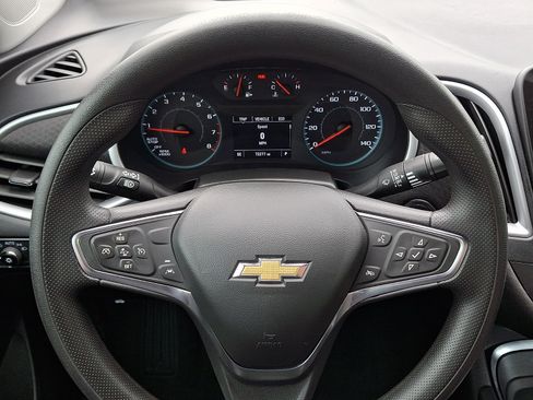 Used 2024 Chevrolet Malibu LT FWD image 18