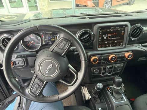 Used 2022 Jeep Gladiator Sport AWD/4WD image 4