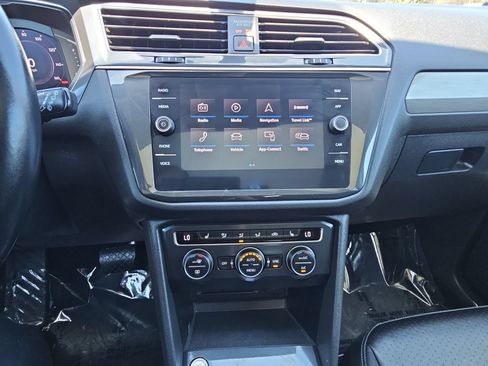 Used 2019 Volkswagen Tiguan SEL FWD image 22