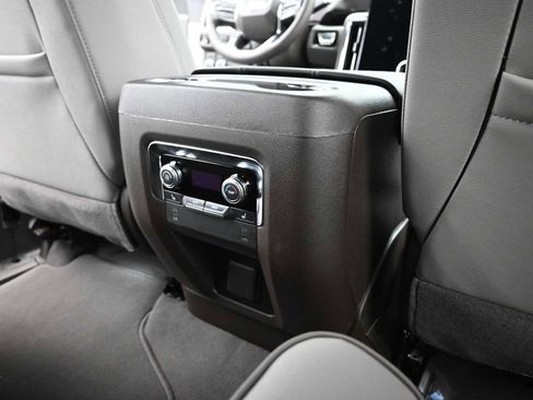 New 2026 GMC Yukon XL Elevation image 24