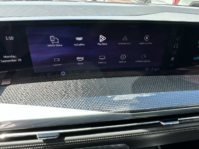 Certified 2025 Cadillac Escalade ESV V AWD/4WD image 24