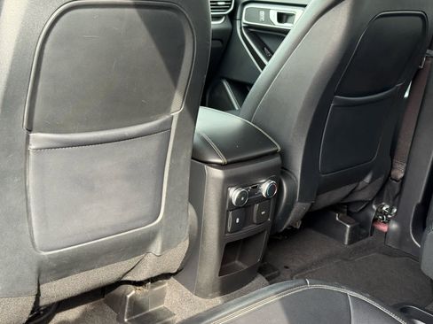 Used 2020 Ford Explorer XLT w/ Equipment Group 202A image 29