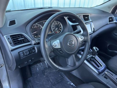 Used 2019 Nissan Sentra SR w/ Exterior Package image 12