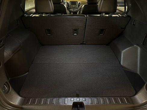 Used 2022 Chevrolet Equinox RS image 19