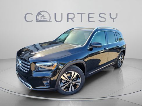Used 2026 Mercedes-Benz GLB 250 image 2