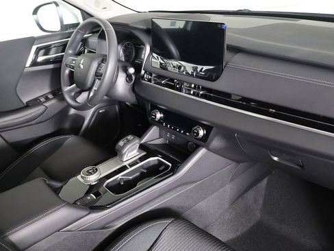 New 2026 Mitsubishi Outlander ES image 25