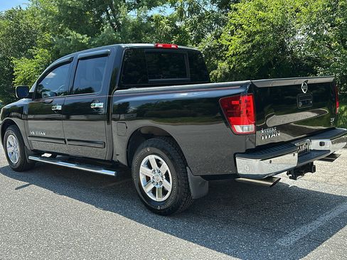 Used 2014 Nissan Titan SV image 8