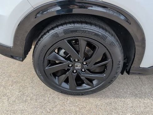 Used 2021 Honda HR-V Sport image 3