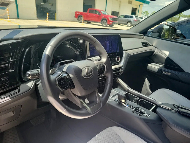 Used 2025 Lexus TX 350 AWD w/ Technology Package image 9