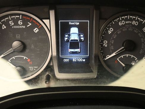Used 2022 Toyota Tacoma TRD Off-Road w/ Technology Package AWD/4WD image 20
