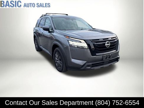 Used 2022 Nissan Pathfinder SV w/ SV Black Package image 5