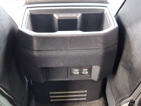 Used 2024 Toyota Tacoma TRD Sport AWD/4WD image 31