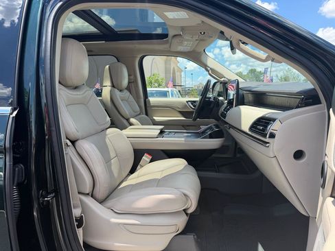 Used 2021 Lincoln Navigator Reserve w/ Luxury Package AWD/4WD image 21