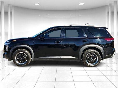 Used 2023 Nissan Pathfinder SL w/ Black Appearance Package image 6