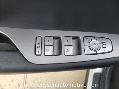 Used 2023 Hyundai Palisade SEL FWD image 16