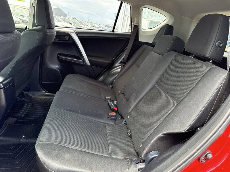 Used 2017 Toyota RAV4 LE w/ All Weather Liner Package FWD image 19