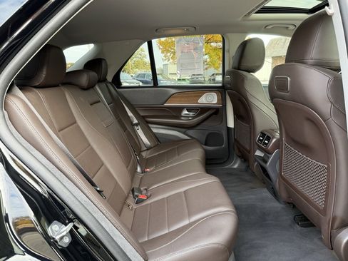 Used 2020 Mercedes-Benz GLE 350 4MATIC w/ AMG Line Exterior image 18