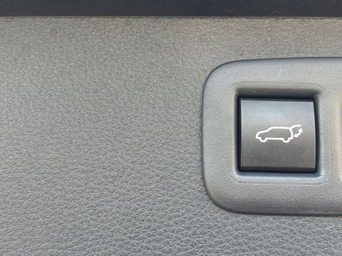 Used 2025 Toyota Highlander XSE AWD/4WD image 23