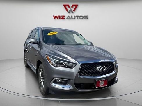 Used 2019 INFINITI QX60 Luxe w/ Essential Package image 3