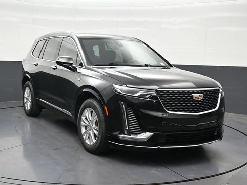 Used 2025 Cadillac XT6 Luxury FWD image 8