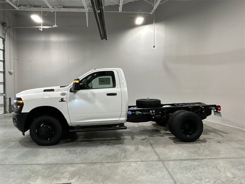 New 2026 RAM 3500 Tradesman image 9