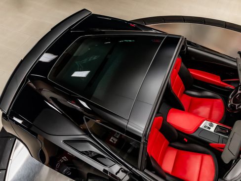 Used 2017 Chevrolet Corvette Z06 image 24