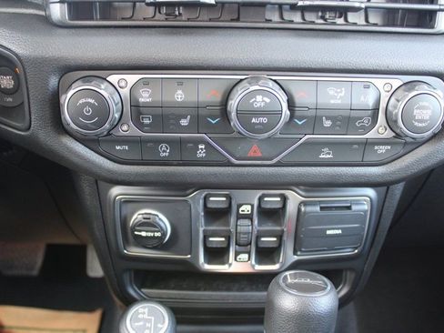 New 2026 Jeep Gladiator Sport image 20