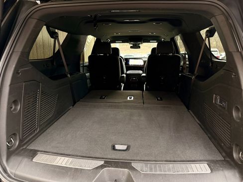 Used 2025 Chevrolet Suburban Premier image 29