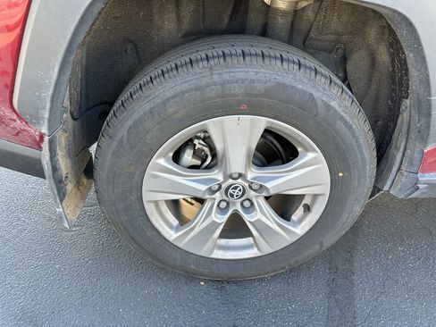 Used 2024 Toyota RAV4 XLE image 5