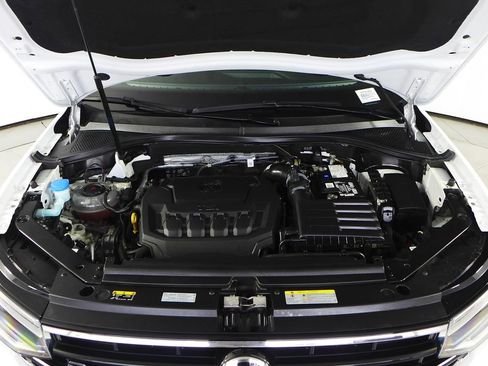Used 2022 Volkswagen Tiguan SE R-Line FWD image 6