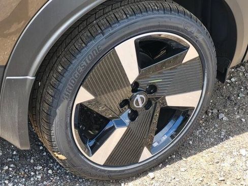 New 2025 Nissan Kicks SR image 5