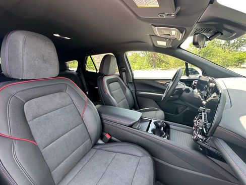 New 2025 Chevrolet Blazer EV RS RWD image 18