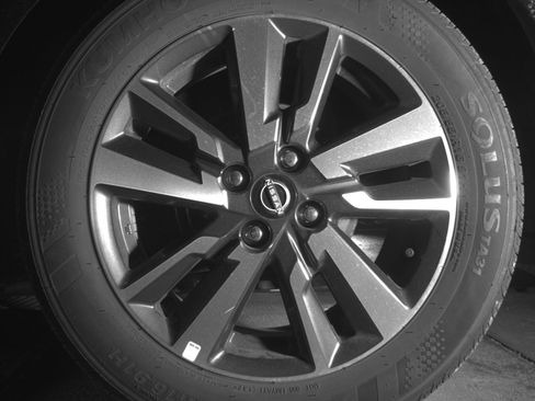 Used 2025 Nissan Versa SV w/ Trunk Package image 14