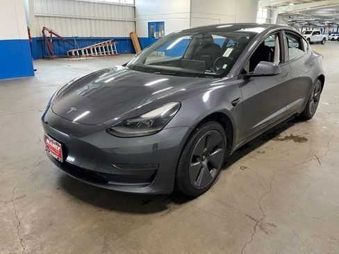 Used 2023 Tesla Model 3 Standard Range RWD image 7