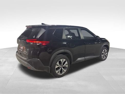 Used 2022 Nissan Rogue SV image 3