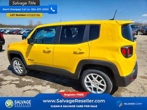 Used 2023 Jeep Renegade Latitude AWD/4WD image 3