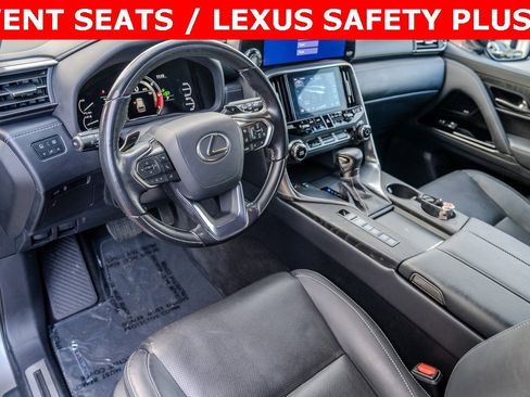 Used 2023 Lexus LX 600 4WD w/ Luxury Package image 4