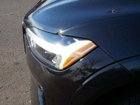 Used 2025 Volvo XC60 B5 Plus image 16