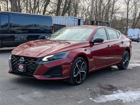 Used 2023 Nissan Altima 2.5 SR image 8