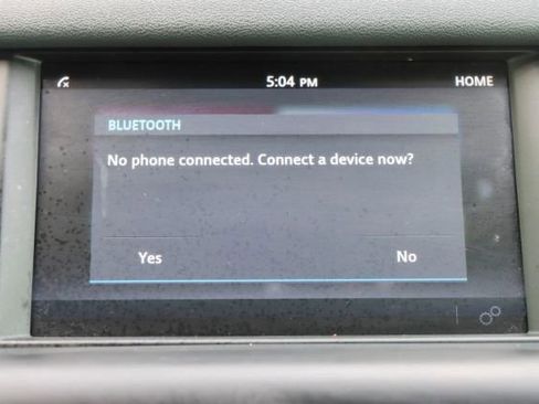 Used 2018 Land Rover Discovery Sport SE image 34