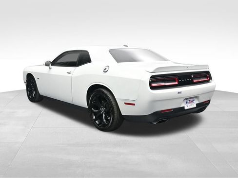 Used 2018 Dodge Challenger R/T RWD image 3