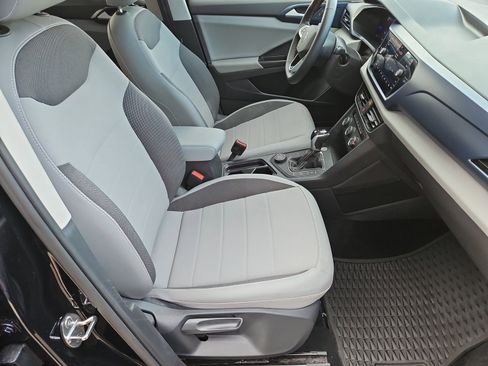 Used 2022 Volkswagen Taos SE image 21