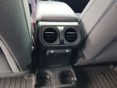 Used 2025 Jeep Gladiator Sport image 26