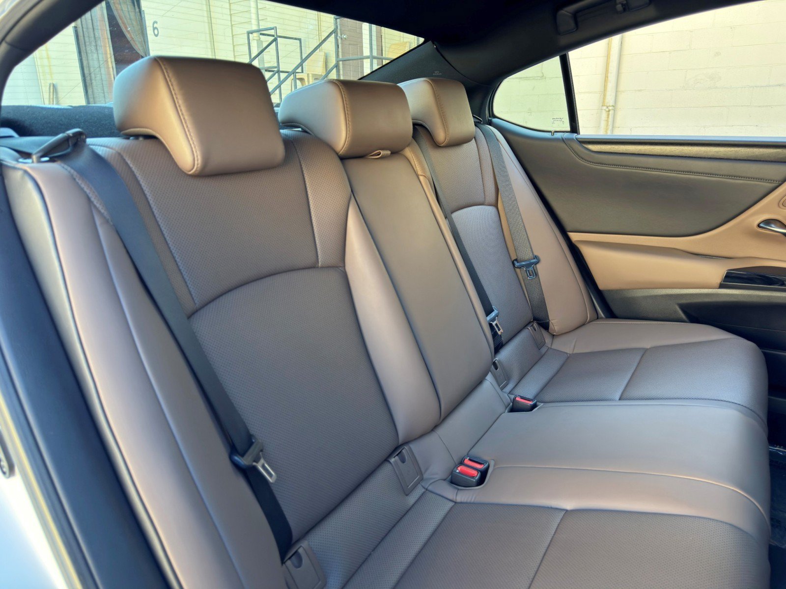 Used 2024 Lexus ES 300h w/ Premium Package FWD image 45