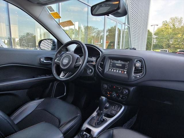 Used 2020 Jeep Compass Latitude w/ Cold Weather Group AWD/4WD image 23