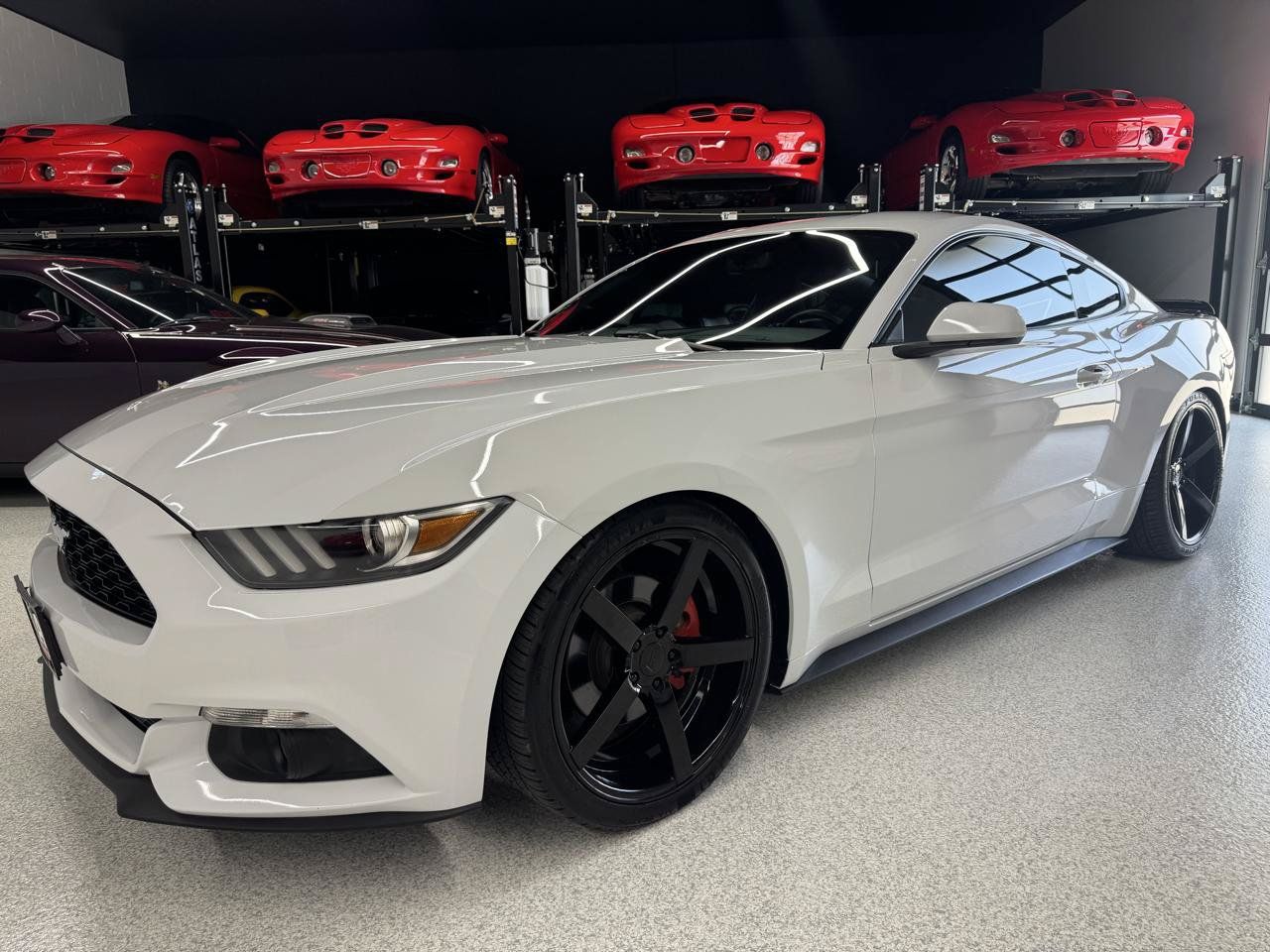 Used 2016 Ford Mustang Coupe RWD image 3