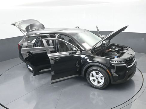 Used 2022 Kia Sorento LX image 68